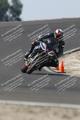 media/Nov-01-2025-TrackDaz (Sat) [[2b4d5192bc]]/B Group/1220pm (Turn 2 Outside)/